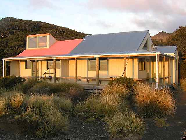 Ruahine - Sunrise Hut 023.jpg